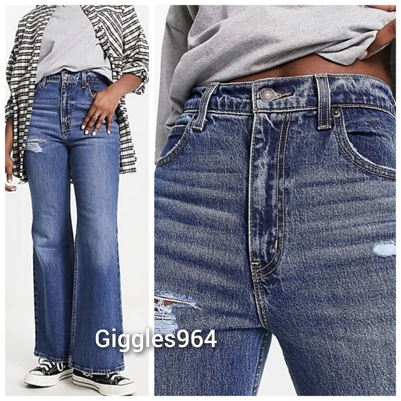 Levi's 70s High Rise Flare Jeans in Take it Out - Picture 11 of 11